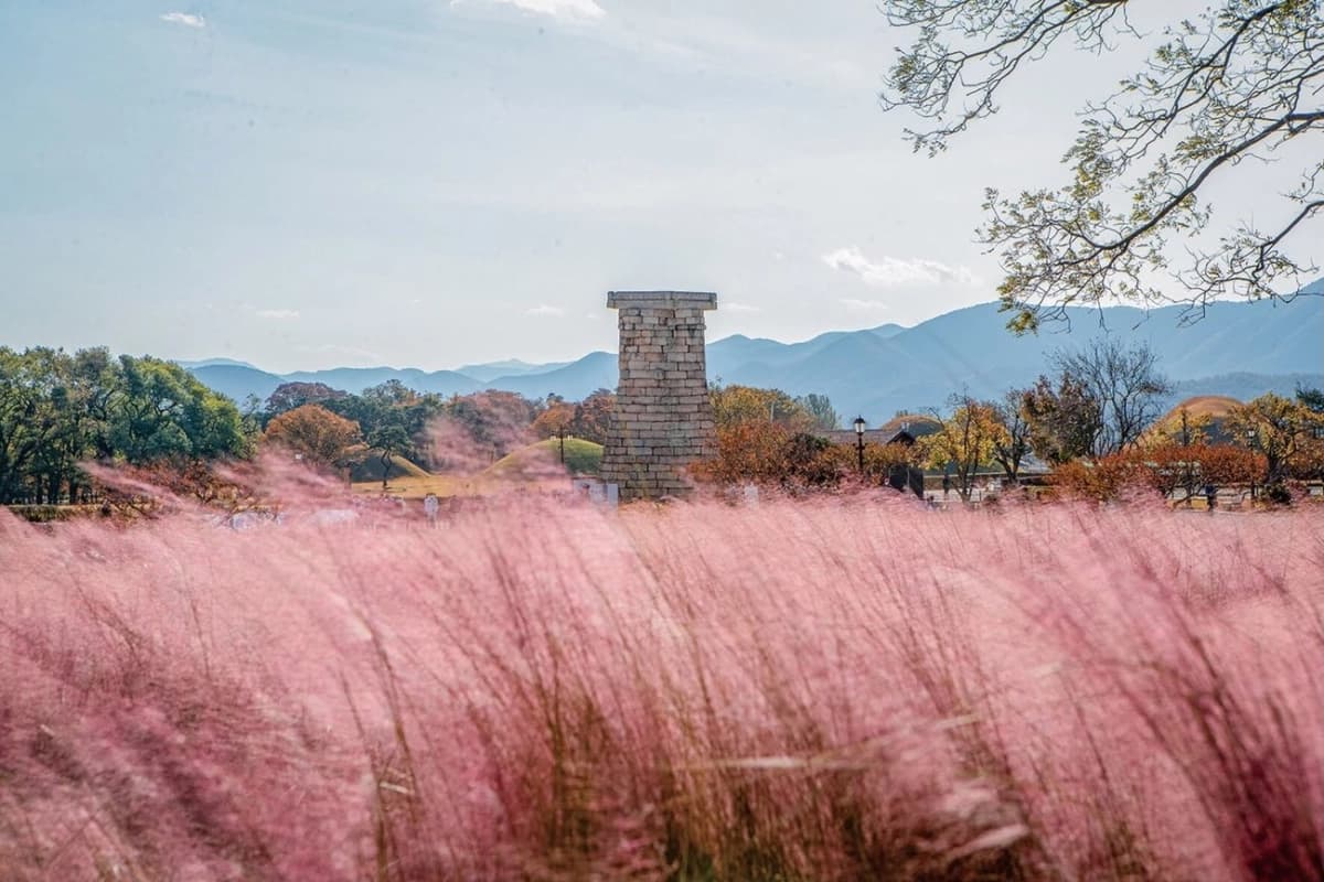 A virtual visitor exploring ancient Korean landmarks with an AI guide, demonstrating the interactive nature of Google Arts & Culture's AI tours.